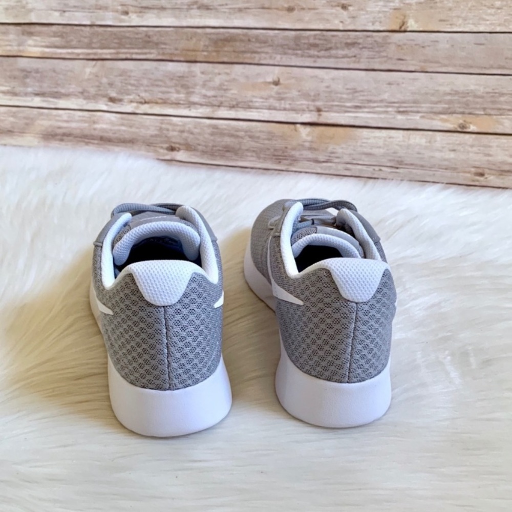 Nike Women’s Tanjun Sneakers - Picture 6 of 7
